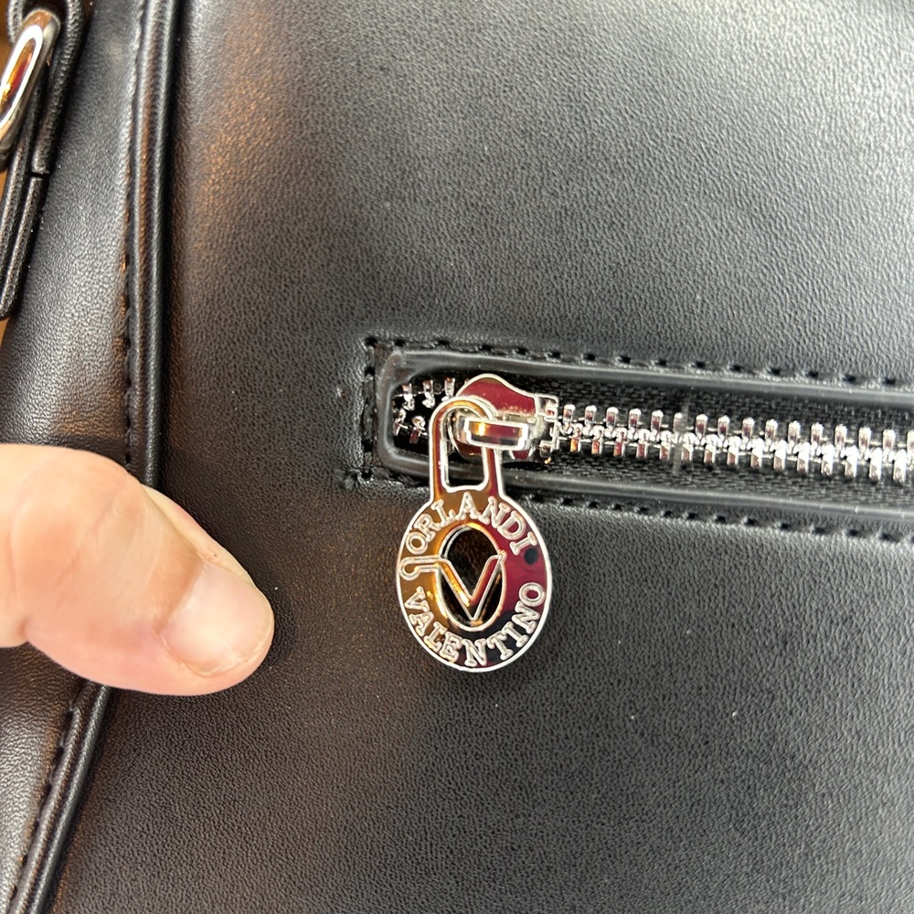 Orlandi Valentino Black Crossbody with wallet included - Picture 9 of 16